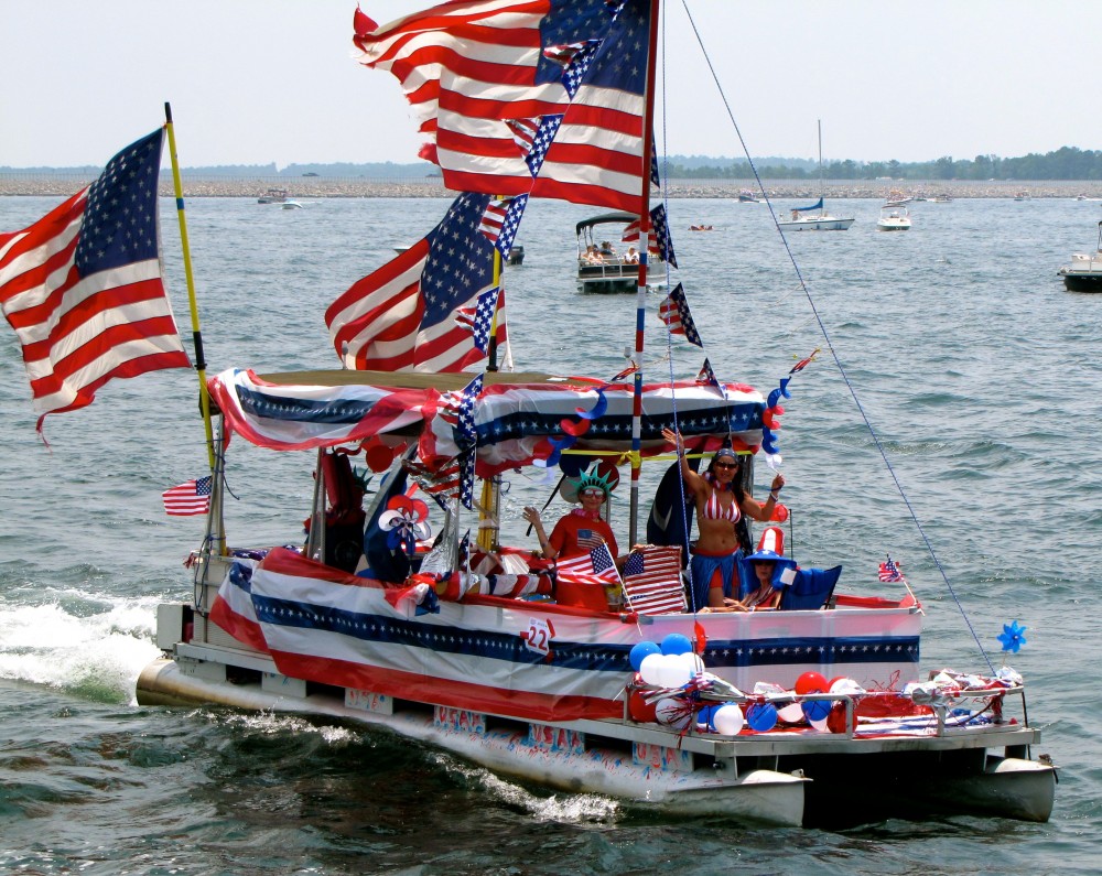 floating boat parade murrells inlet july 4th